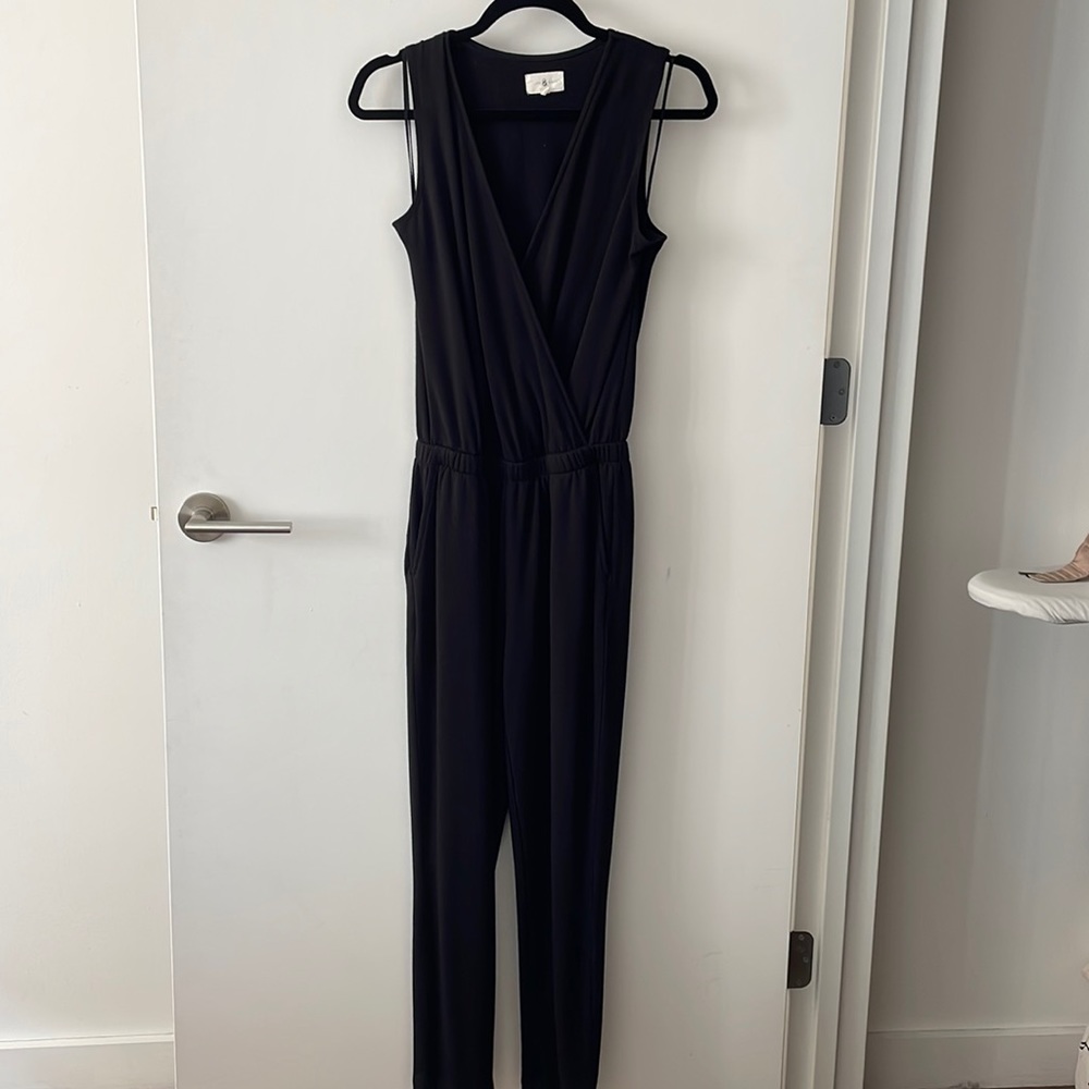 Super comfortable black sleeveless jumpsuit - Lou & Grey XSP